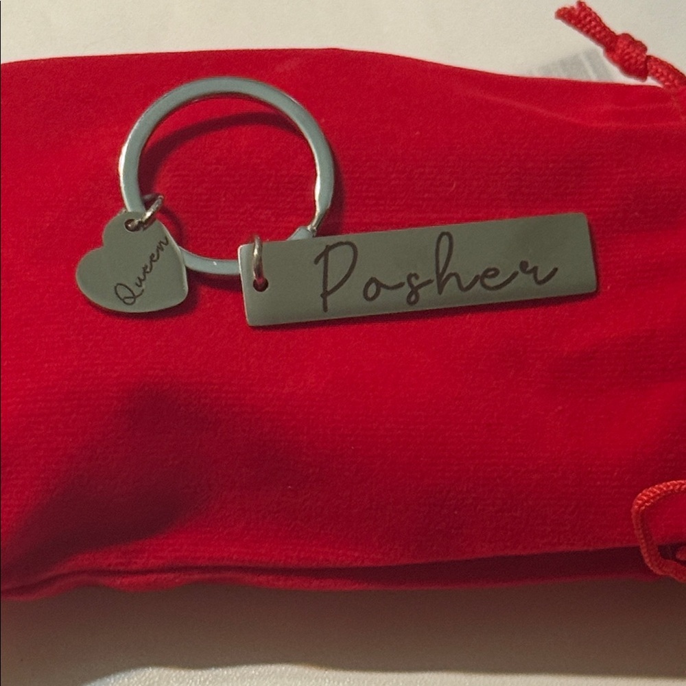 One posher  Silver Keychain with Heart Charm
